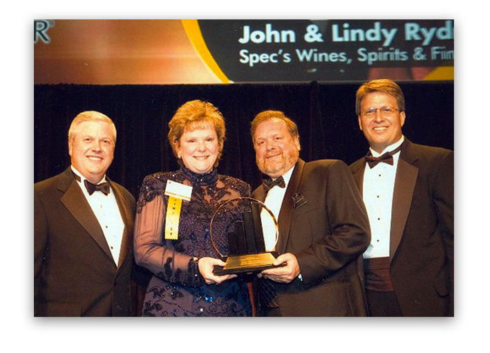 Lindy and John Rydman accepting award